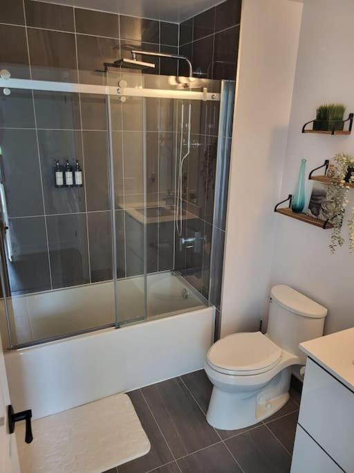Cozy South View Suite Overlooking The Nature Trail Innisfil Exterior foto